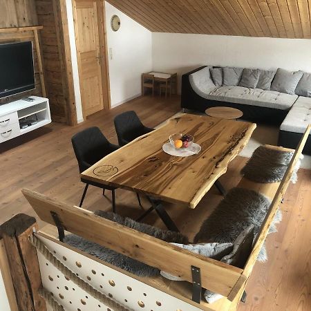 Uriges Alpen-Apartment Stefan Juen ซี ภายนอก รูปภาพ