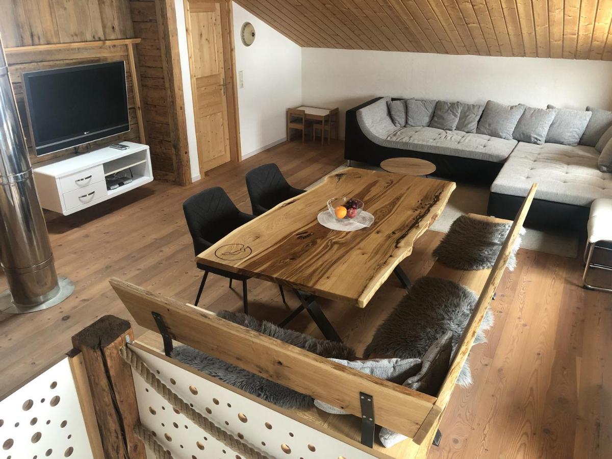 Uriges Alpen-Apartment Stefan Juen ซี ภายนอก รูปภาพ